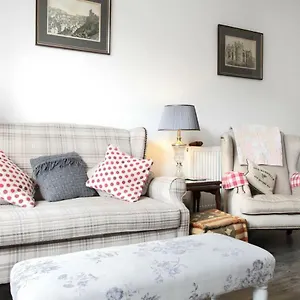 Apartment 5 Star Beautiful & Vintage, Spacious In Chic Location!, Edinburgh